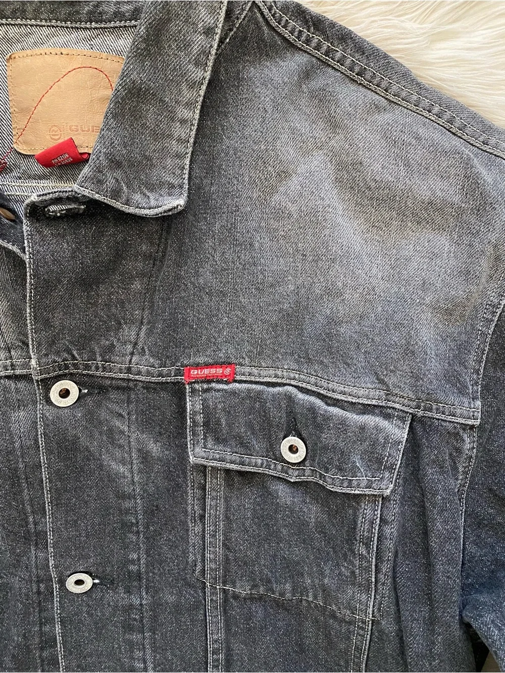 Guess Men’s Washed Black Distressed Cotton Denim Jean Jacket Y2K Vintage 00s XL